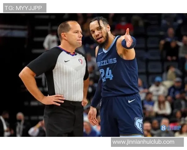 伊森称赞狄龙智谋出众自己将努力向其学习提升球技 伊森称赞狄龙智谋出众自己将努力向其学习提升球技