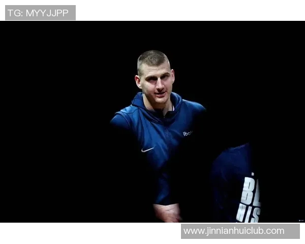 约基奇半场狂揽13分10板9助攻展现统治力正负值高达16助球队领先 约基奇半场狂揽13分10板9助攻展现统治力正负值高达16助球队领先